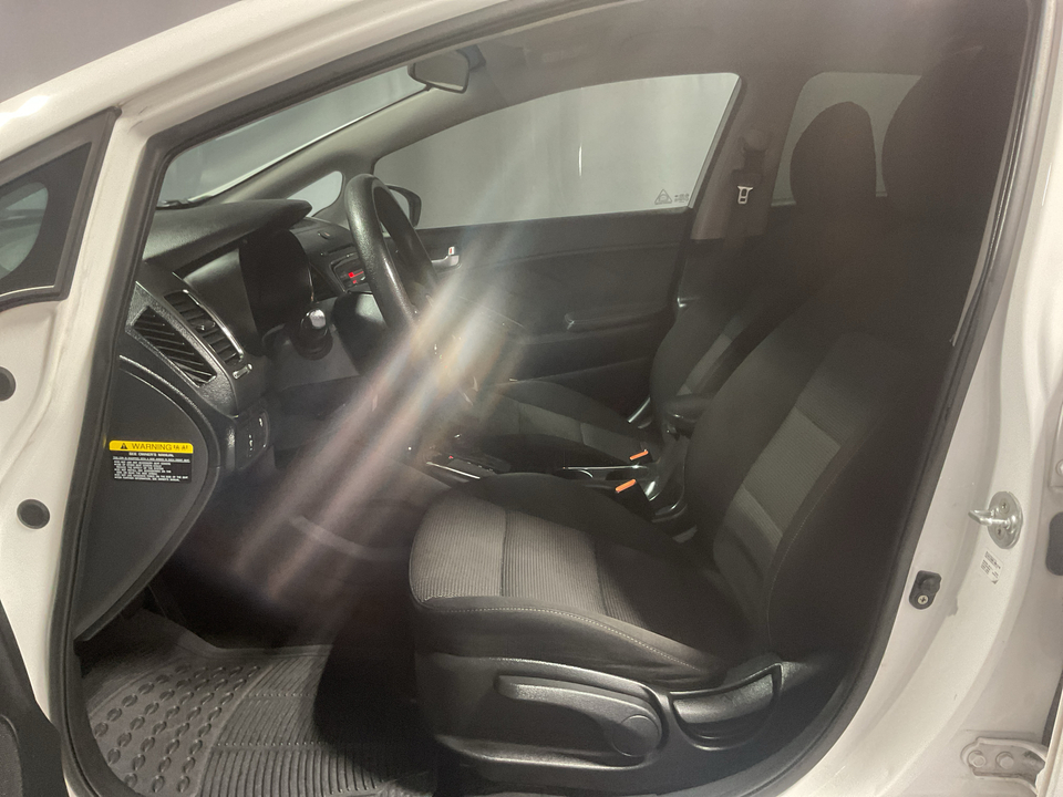 2017 Kia Forte 5-Door LX