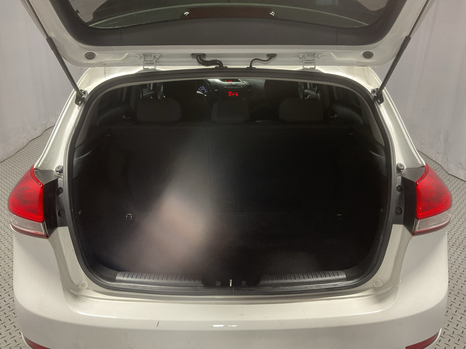 2017 Kia Forte 5-Door LX