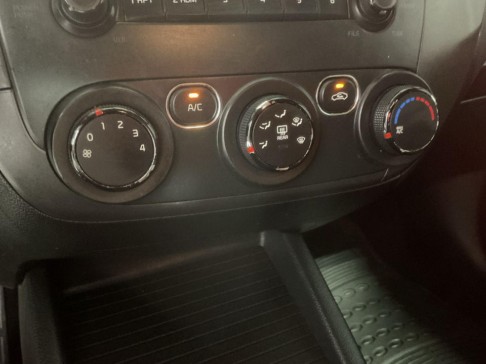 2017 Kia Forte 5-Door LX