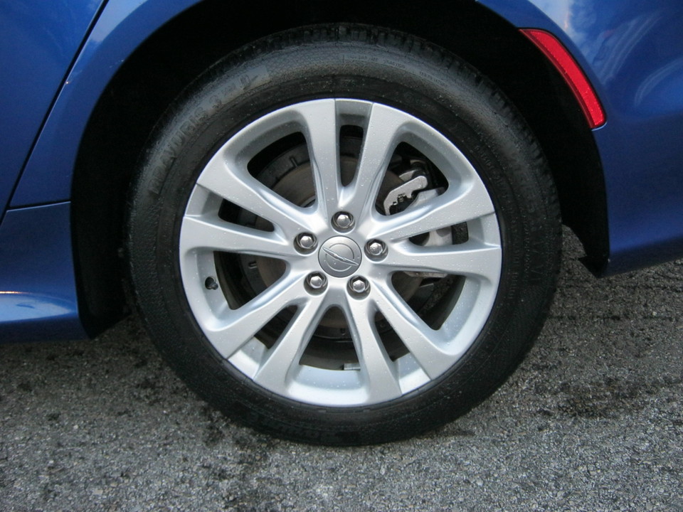 2015 Chrysler 200 Limited