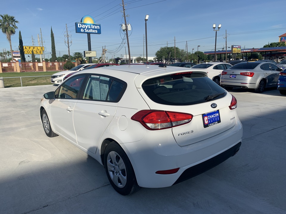 2017 Kia Forte 5-Door LX