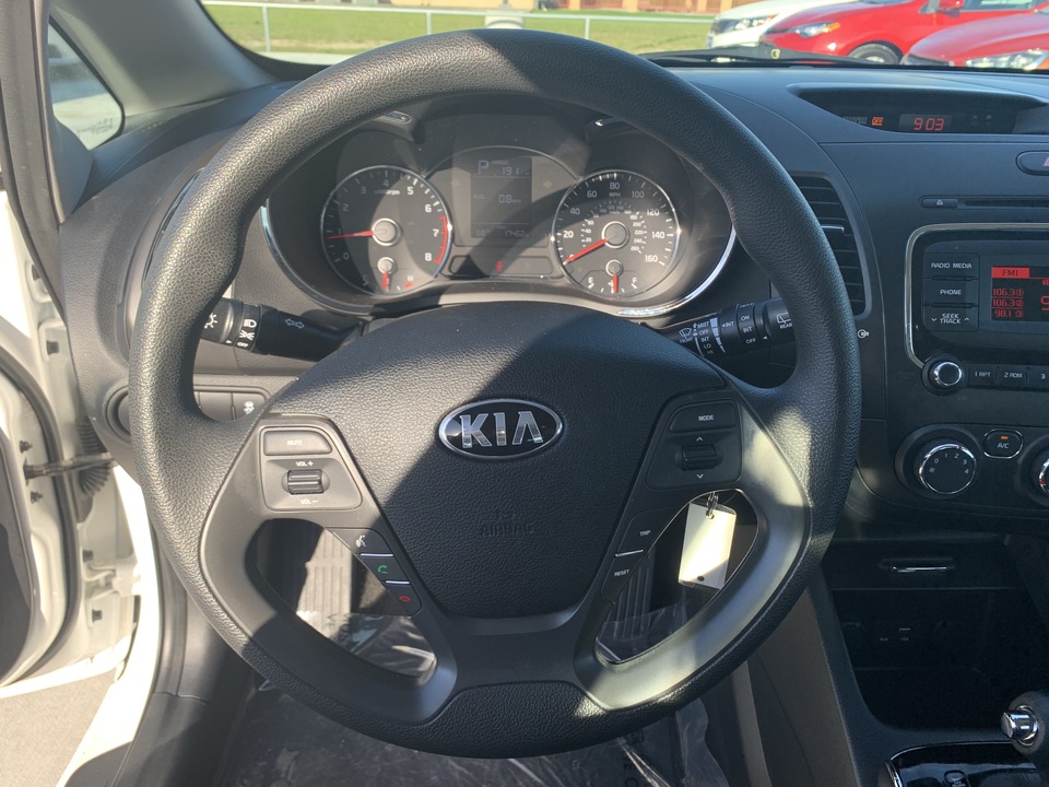 2017 Kia Forte 5-Door LX