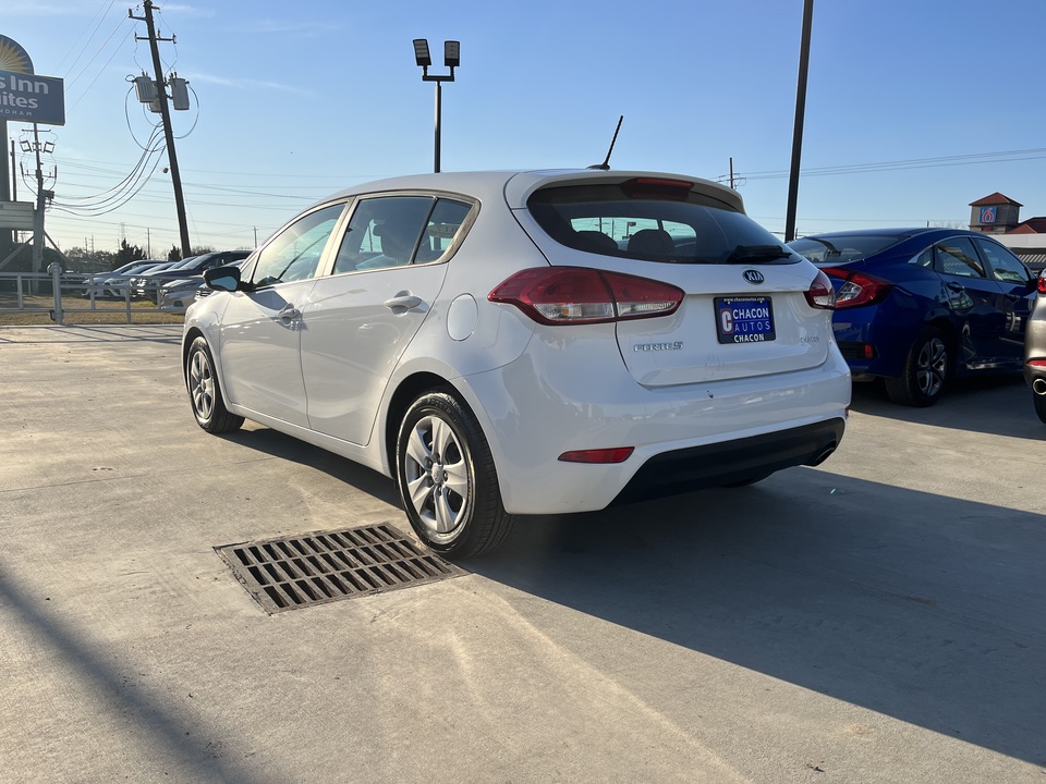 2017 Kia Forte 5-Door LX