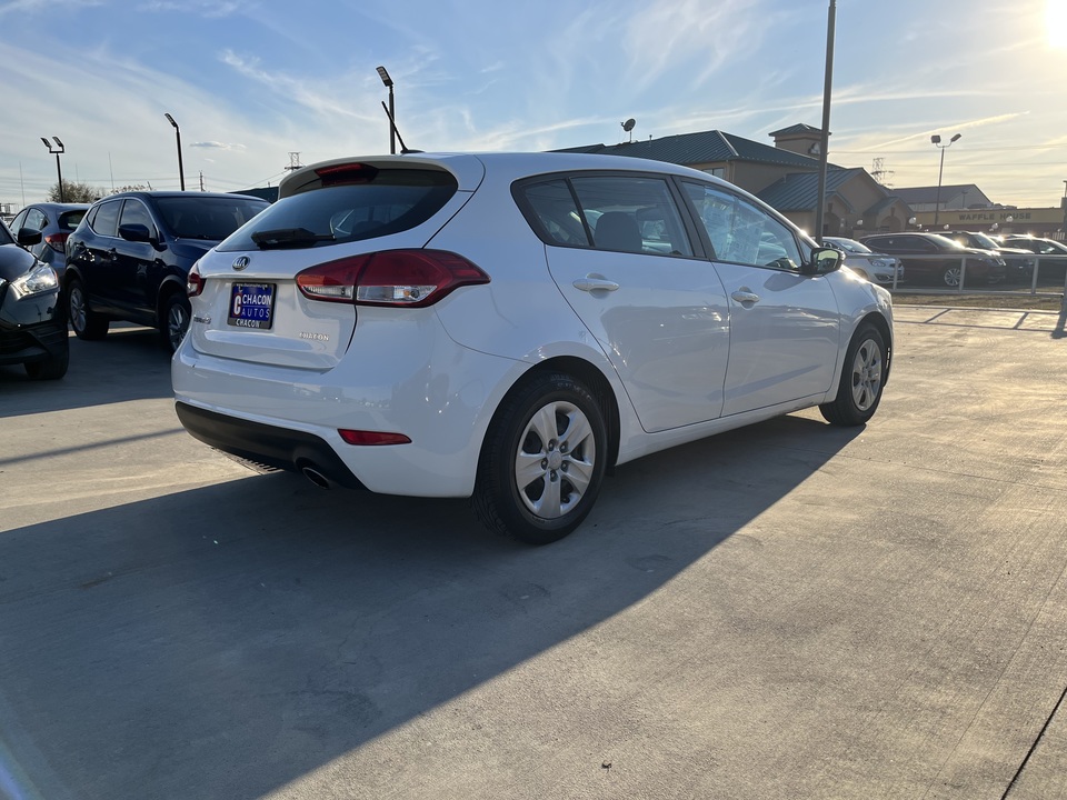 2017 Kia Forte 5-Door LX