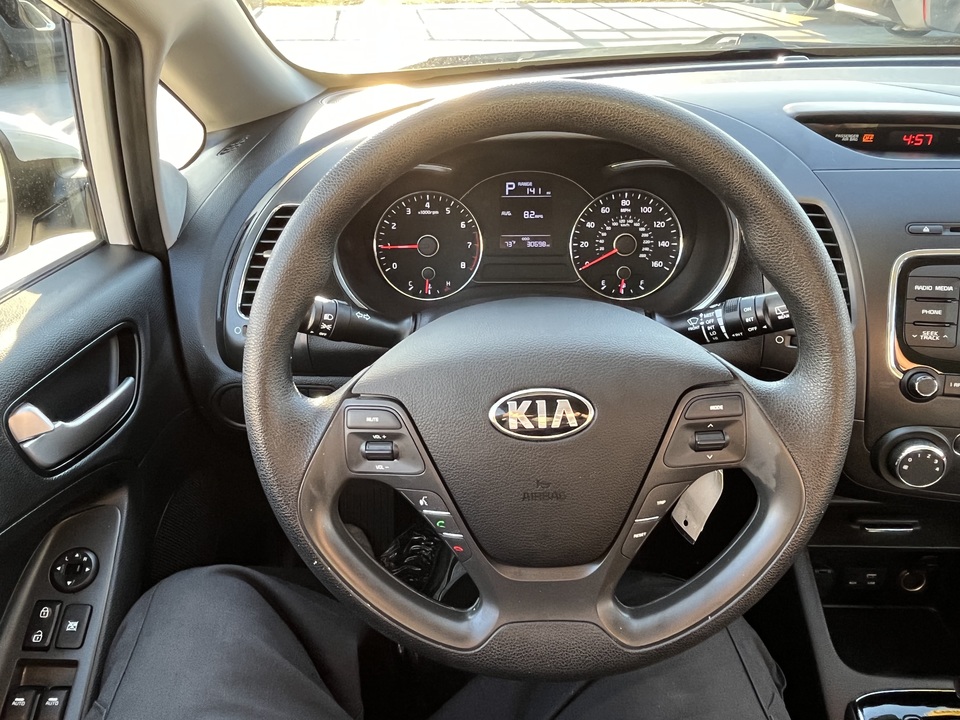 2017 Kia Forte 5-Door LX