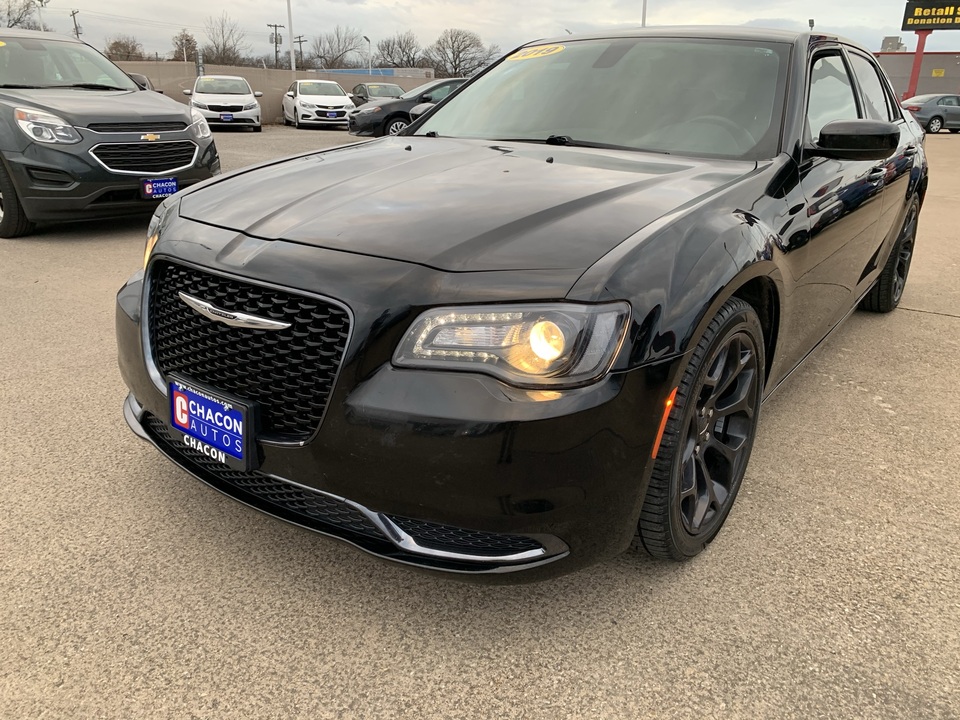 2019 Chrysler 300 Touring