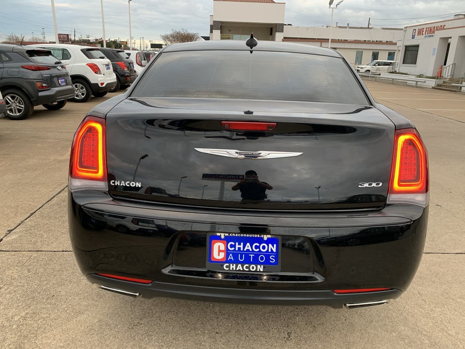 2019 Chrysler 300 Touring