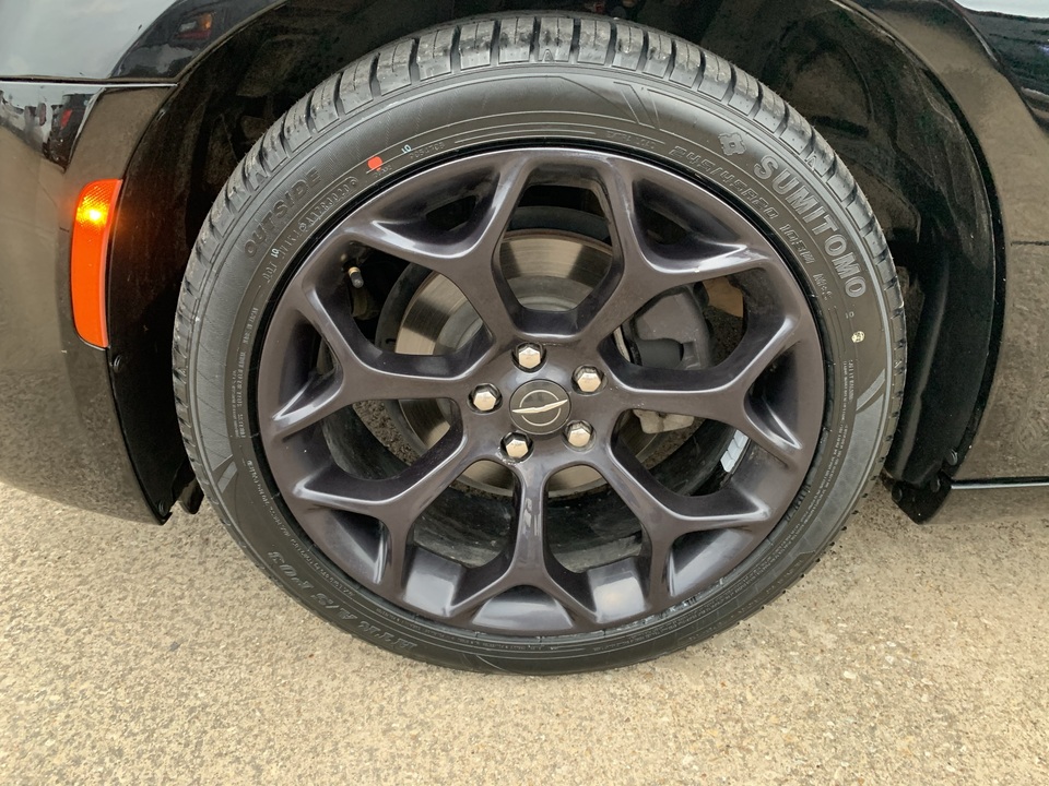 2019 Chrysler 300 Touring