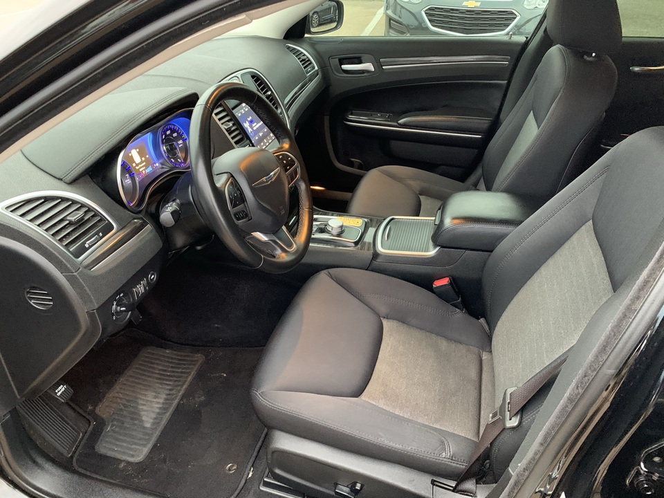 2019 Chrysler 300 Touring