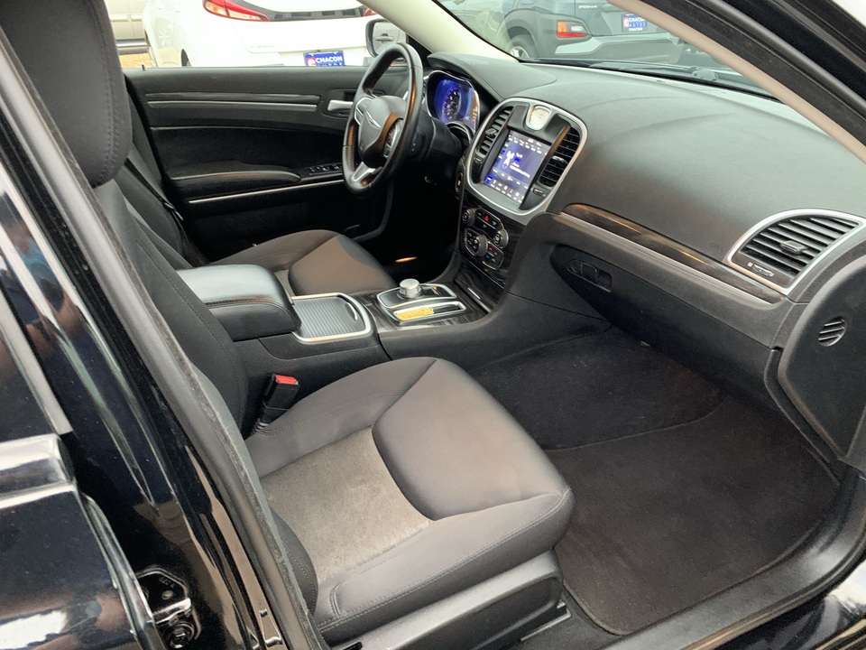 2019 Chrysler 300 Touring