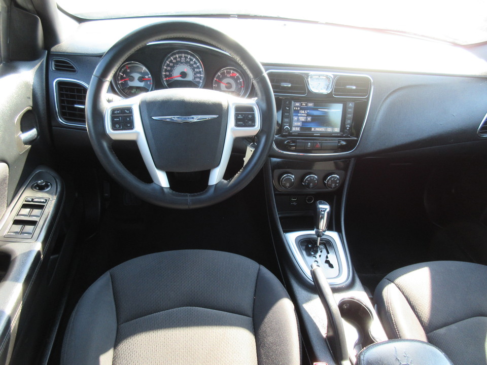 2013 Chrysler 200 Touring