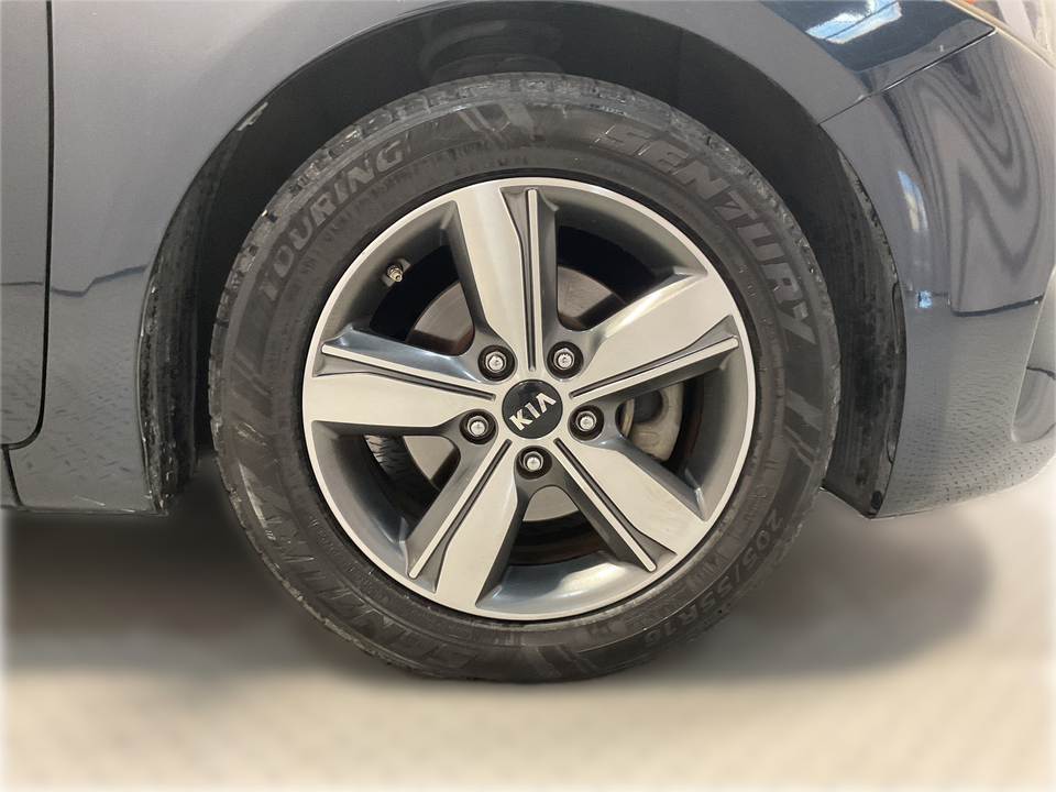 2018 Kia Forte 5-Door LX