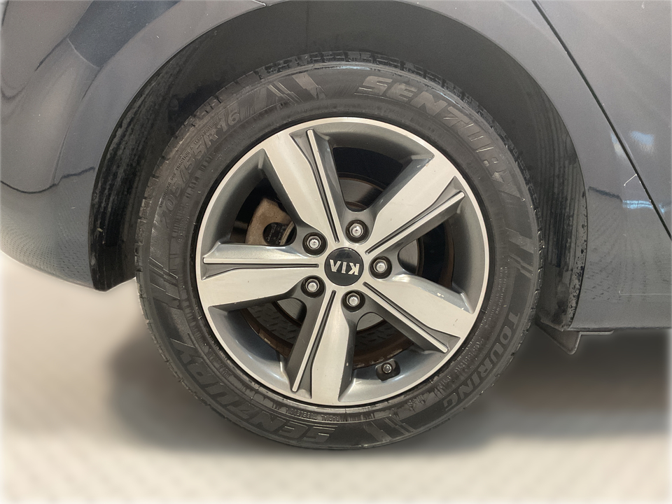 2018 Kia Forte 5-Door LX