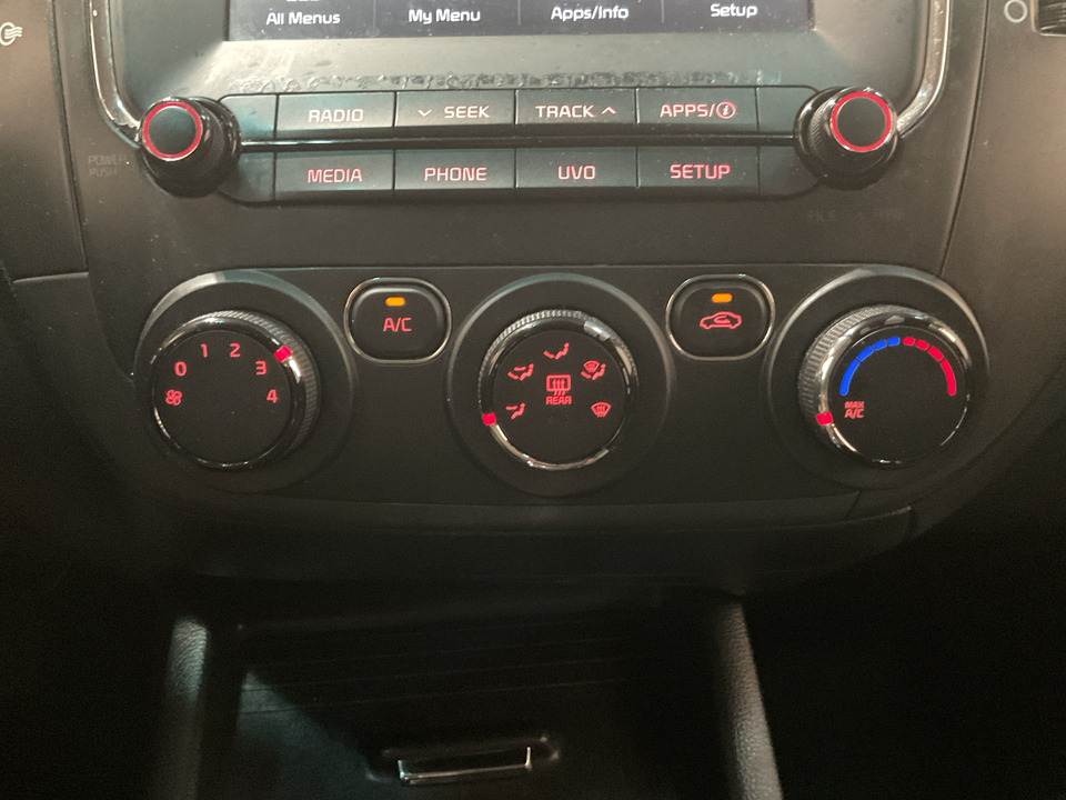 2018 Kia Forte 5-Door LX