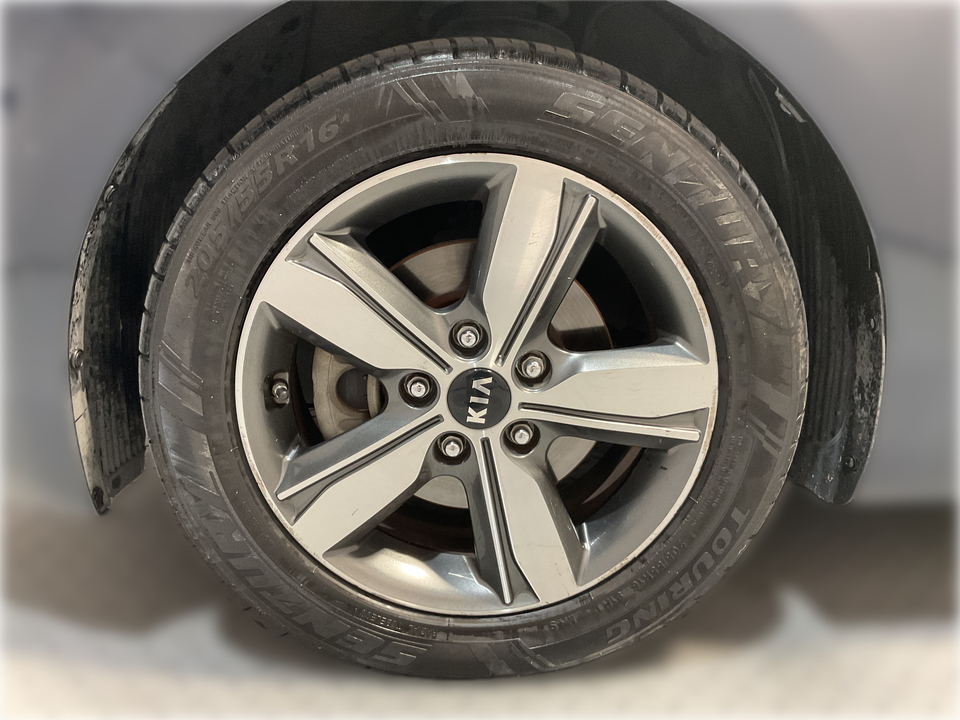 2018 Kia Forte 5-Door LX