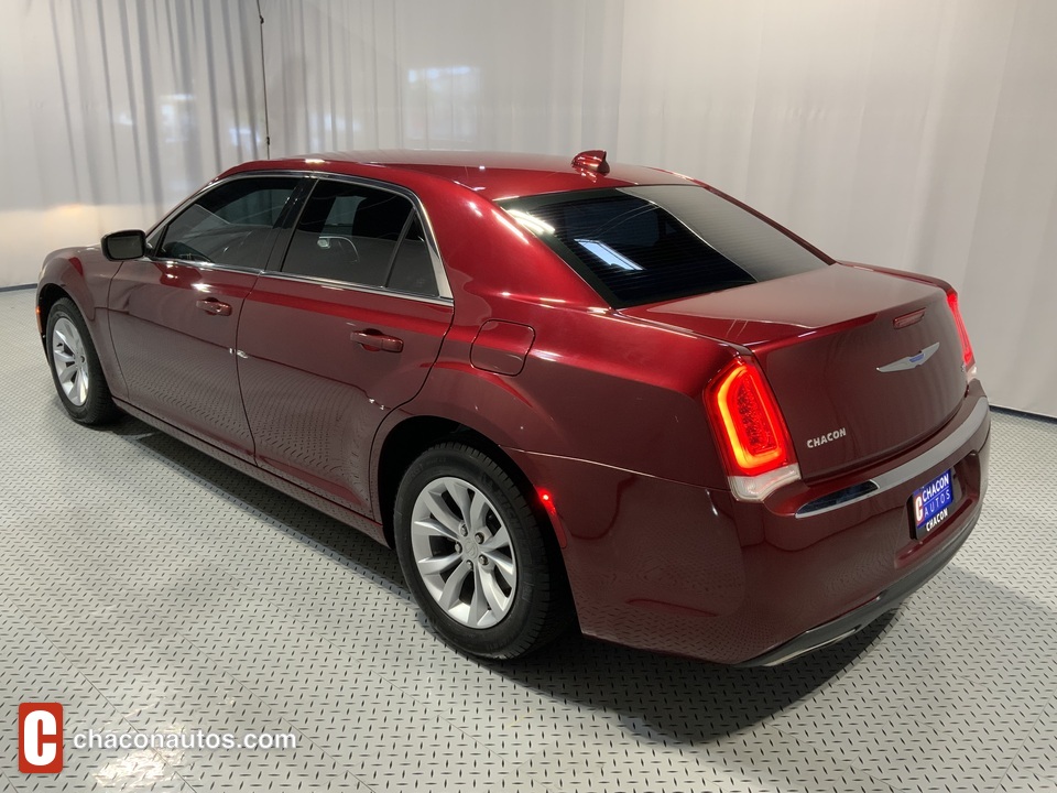 2019 Chrysler 300 Touring