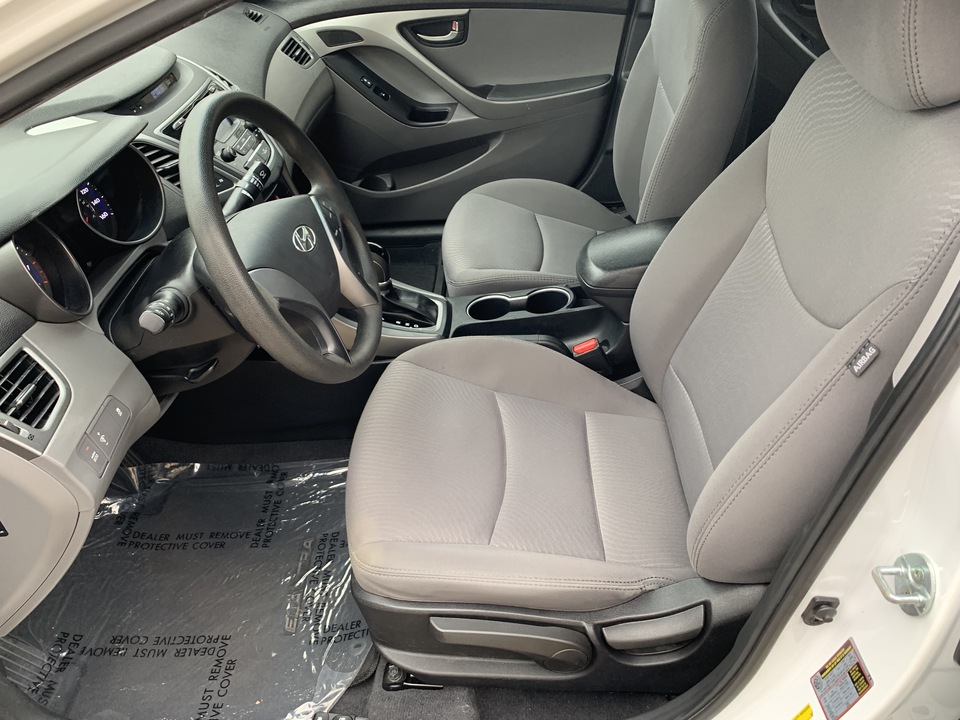 2016 Hyundai Elantra SE 6AT