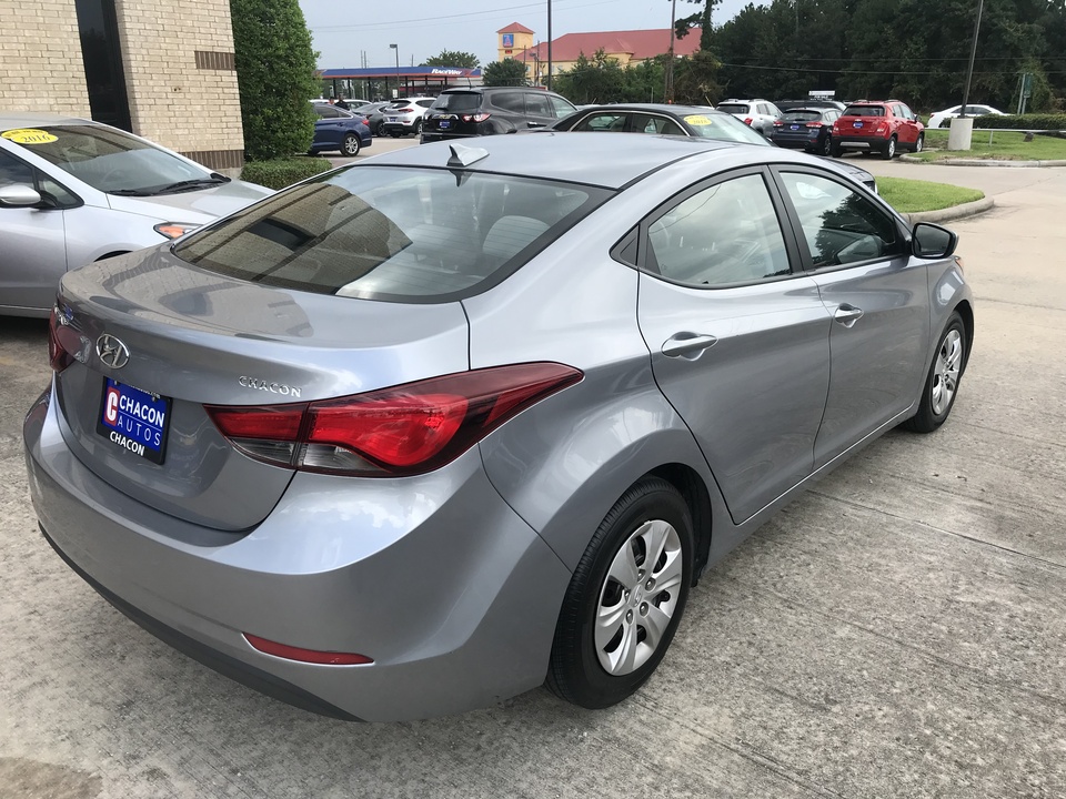 2016 Hyundai Elantra SE 6AT