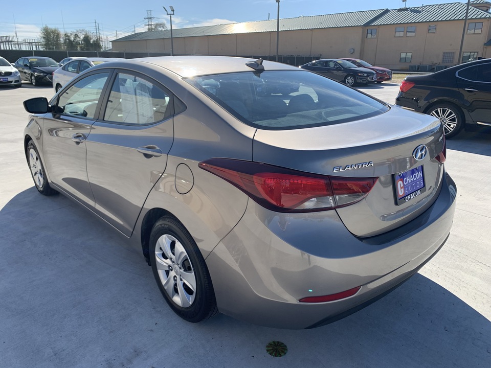 2016 Hyundai Elantra SE 6AT