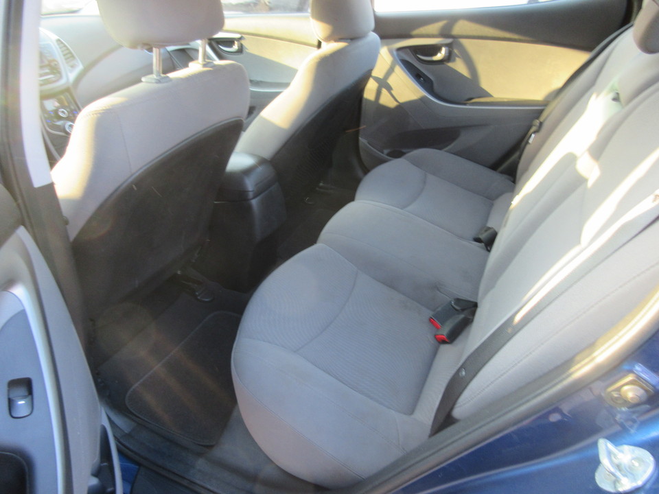 2016 Hyundai Elantra SE 6AT