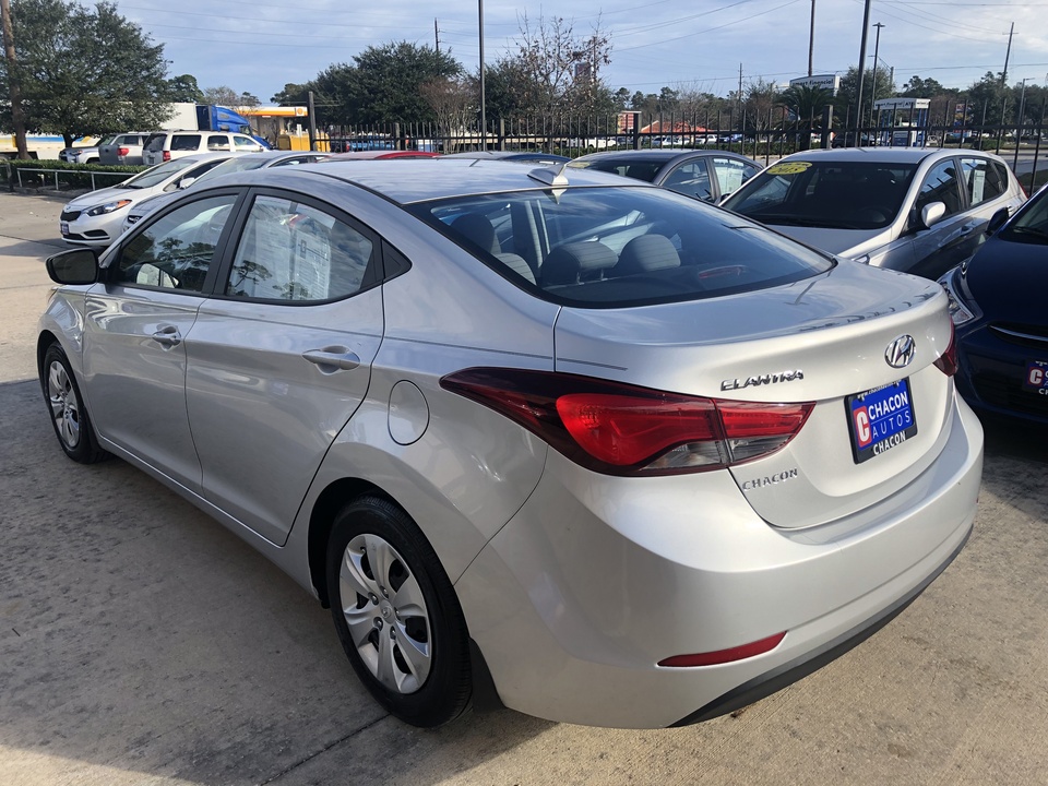 2016 Hyundai Elantra SE 6AT
