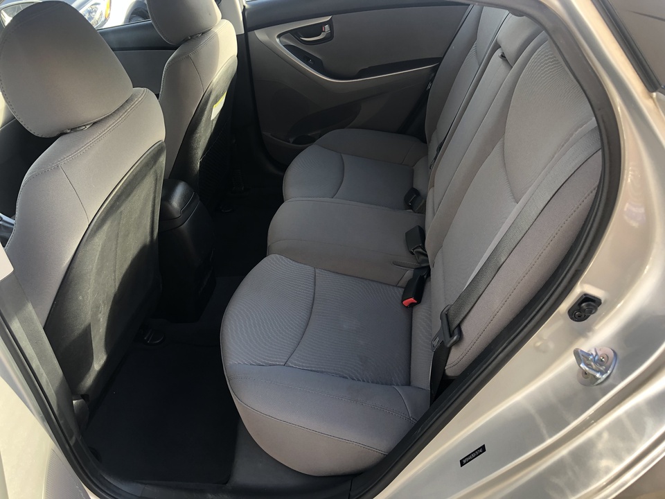 2016 Hyundai Elantra SE 6AT