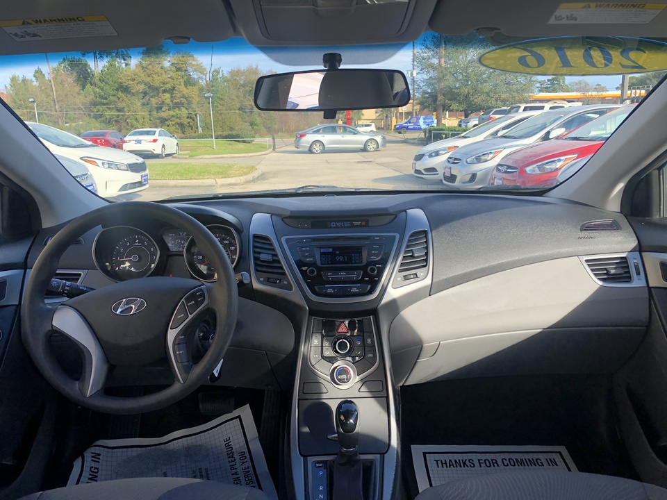 2016 Hyundai Elantra SE 6AT