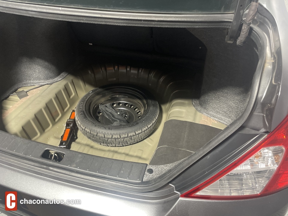 2019 Nissan Versa 1.6 SV Sedan