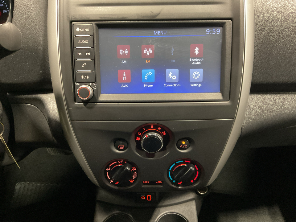 2019 Nissan Versa 1.6 SV Sedan