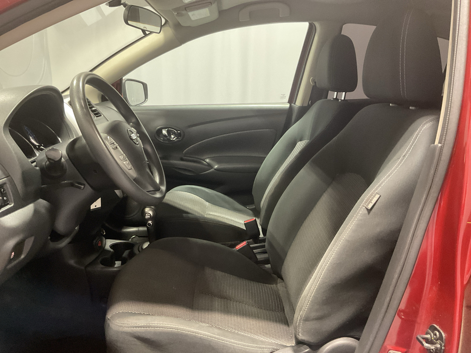 2019 Nissan Versa 1.6 SV Sedan