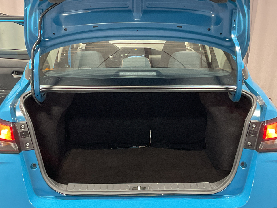 2025 Nissan Versa SR