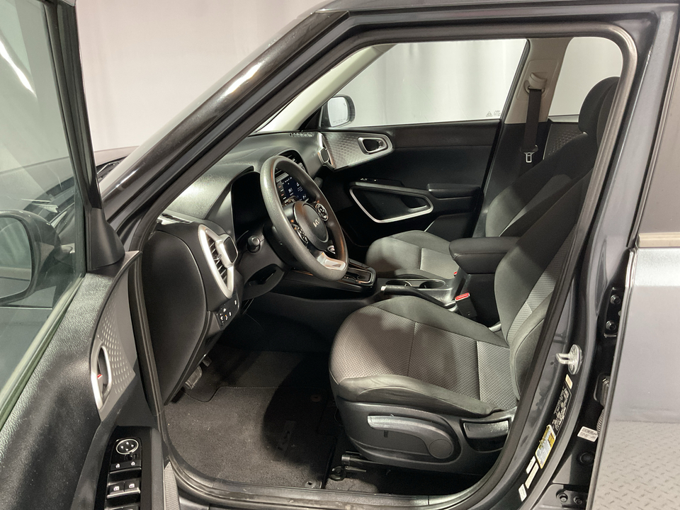 2022 Kia Soul LX CVT