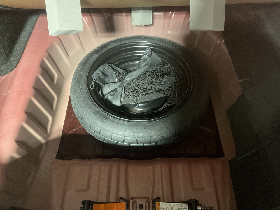 2024 Nissan Versa SR