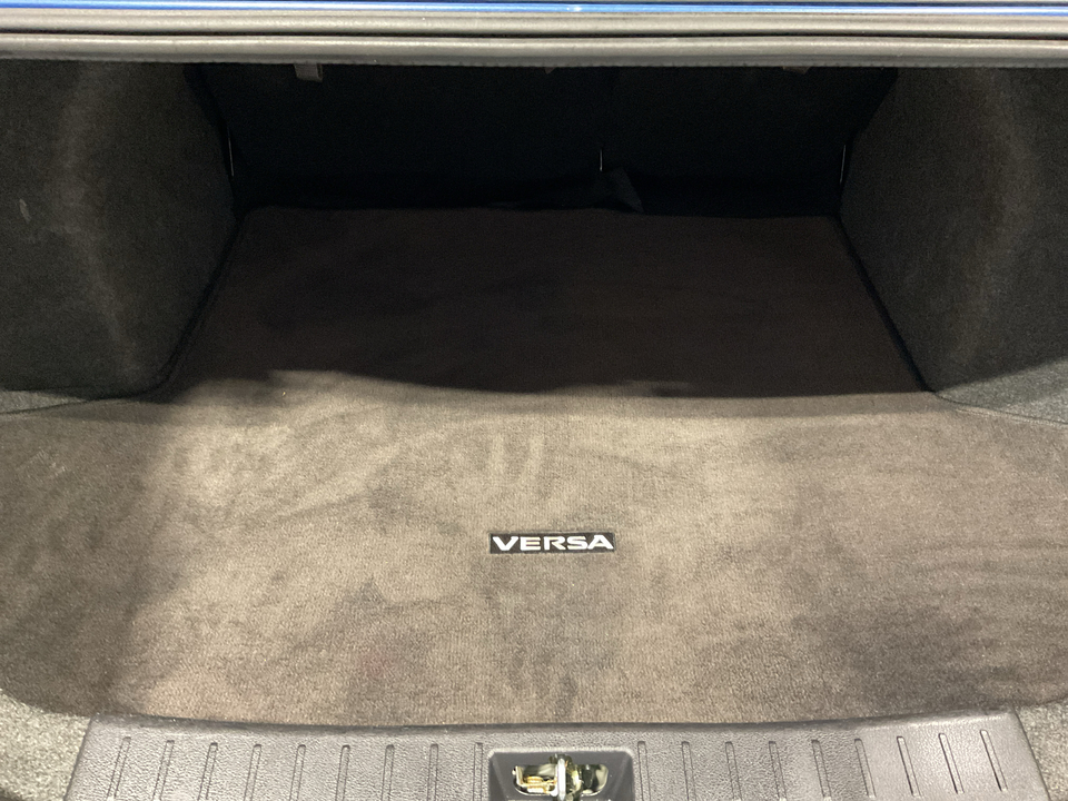 2024 Nissan Versa SR