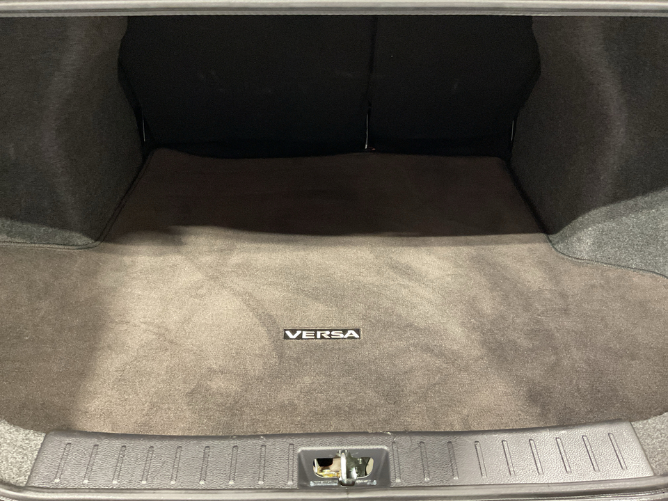 2024 Nissan Versa SR