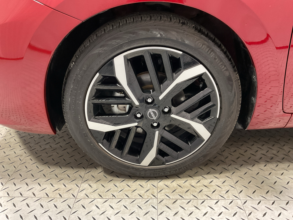 2024 Nissan Versa SR