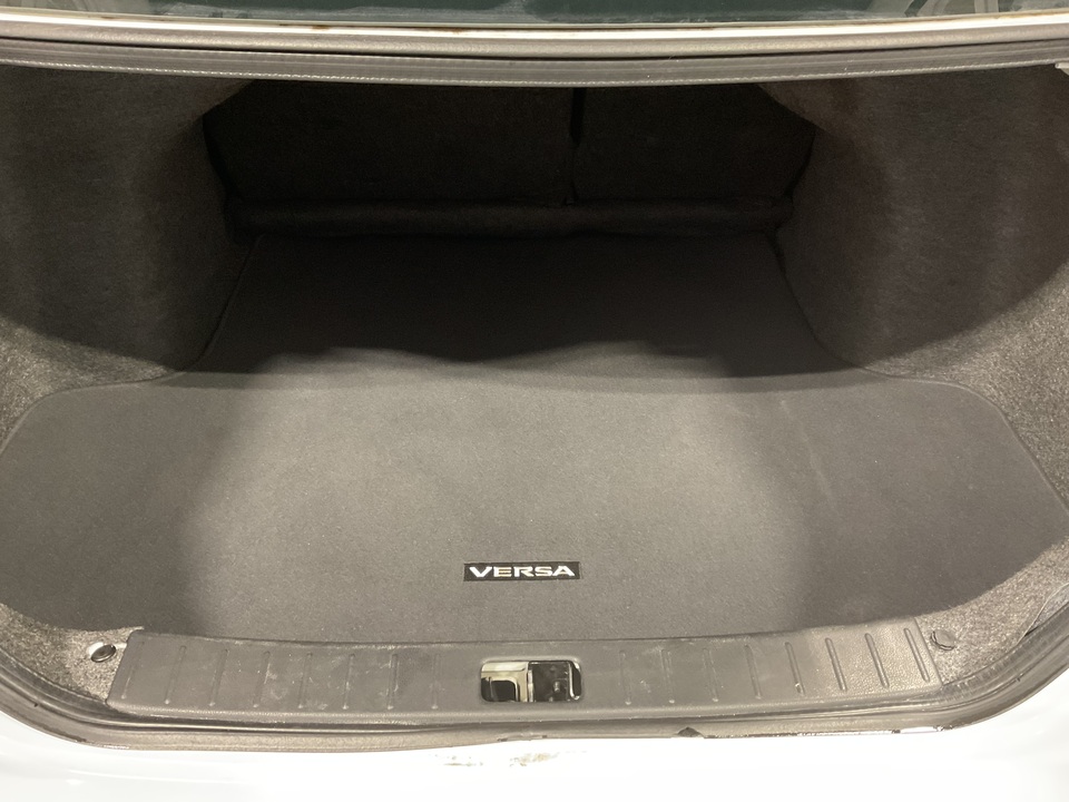 2019 Nissan Versa 1.6 SV Sedan