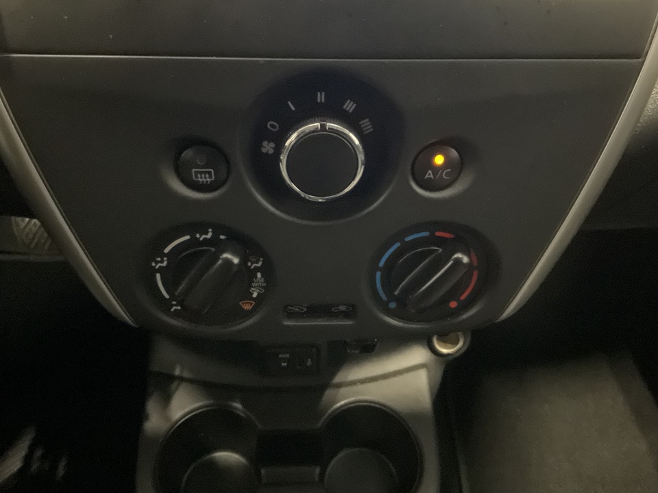 2019 Nissan Versa 1.6 SV Sedan