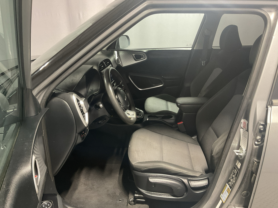 2022 Kia Soul LX CVT