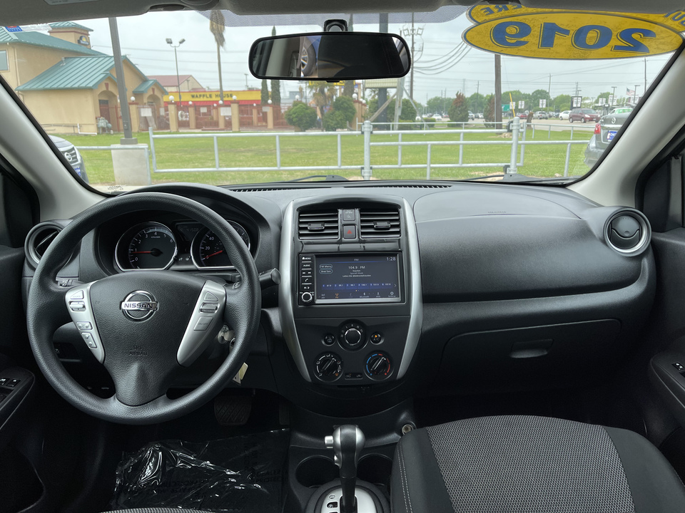 2019 Nissan Versa 1.6 SV Sedan