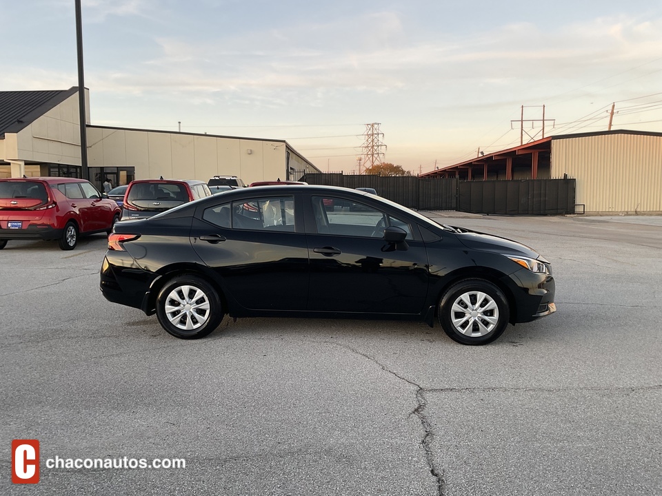 2022 Nissan Versa S CVT