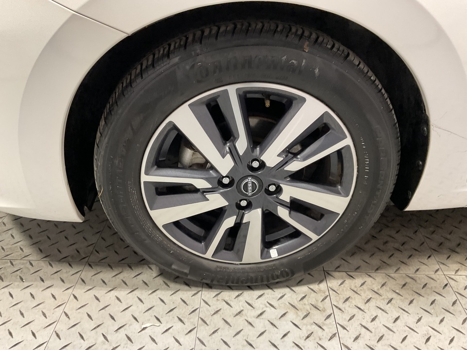 2023 Nissan Versa SV