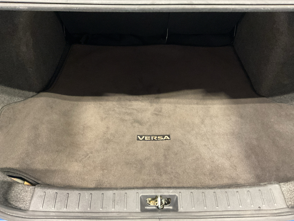 2022 Nissan Versa SV