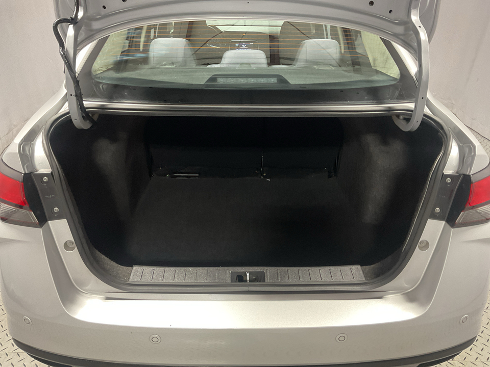 2022 Nissan Versa S CVT