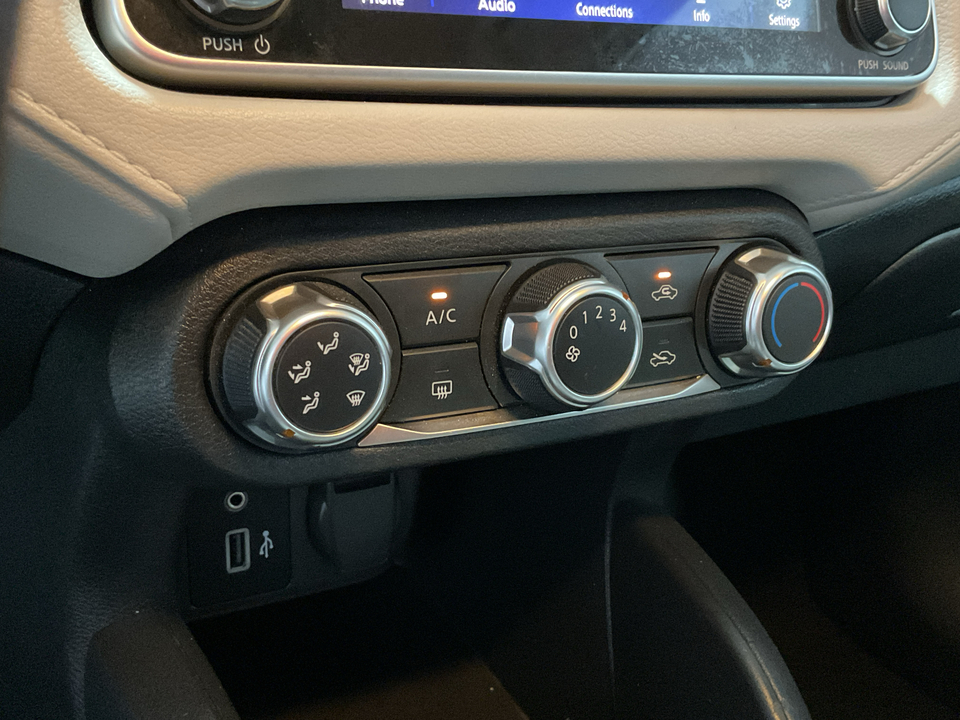 2022 Nissan Versa SV
