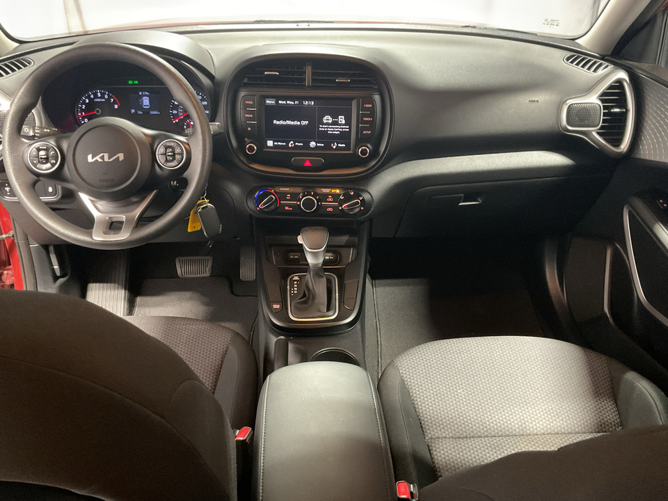 2022 Kia Soul LX CVT