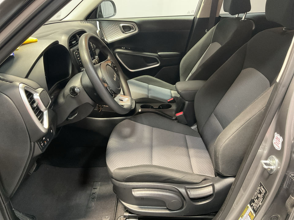 2022 Kia Soul LX CVT