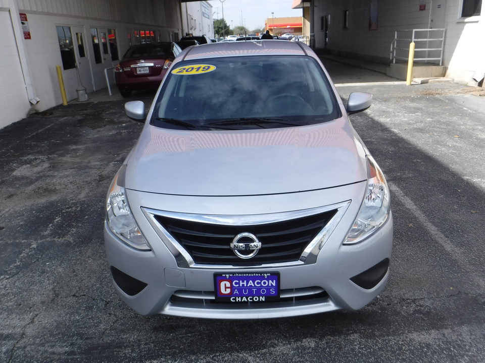 2019 Nissan Versa 1.6 SV Sedan