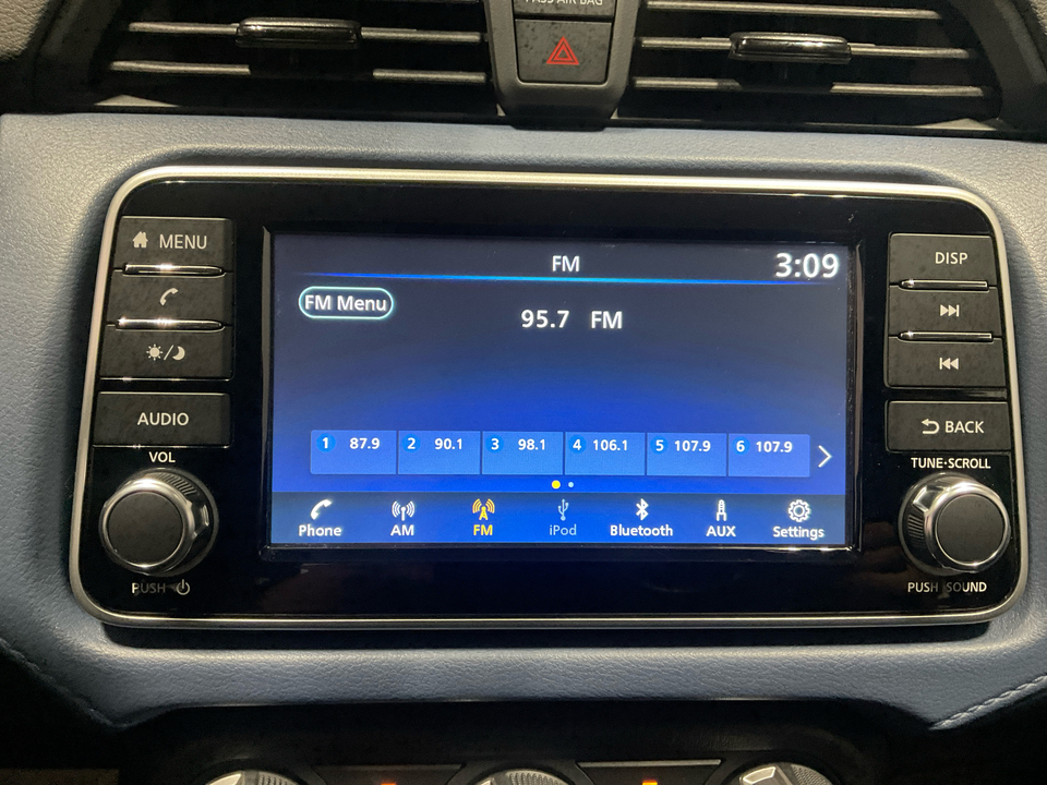 2025 Nissan Versa SV