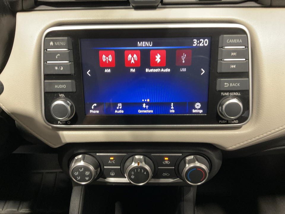 2022 Nissan Versa SV